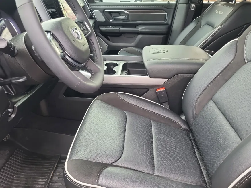 2025 RAM 1500 Laramie | Photo 8 of 26