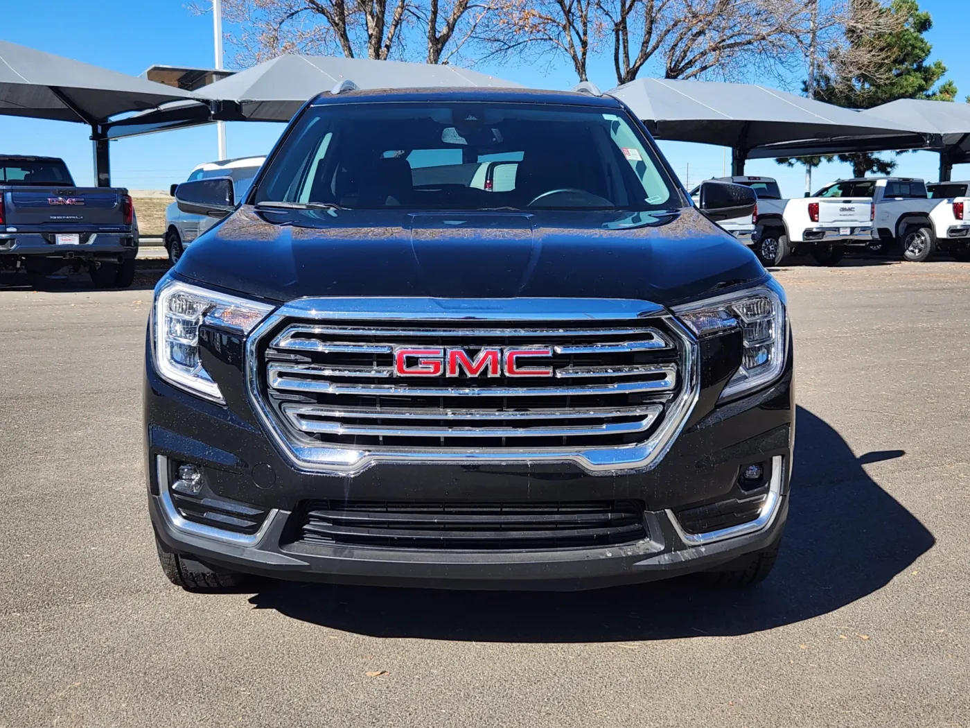 2024 GMC Terrain SLT | Photo 4 of 28
