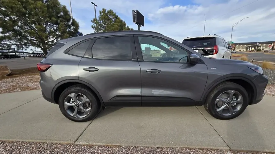 2026 Ford Escape | Photo 4 of 28