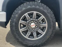 2026 GMC Sierra 1500 AT4 | Thumbnail Photo 9 of 26