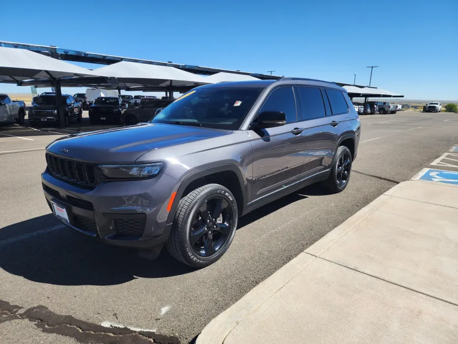 2024 Jeep Grand Cherokee L Altitude X | Photo 3 of 28