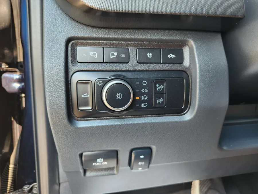 2024 Ford Super Duty F-350 SRW | Photo 6 of 33