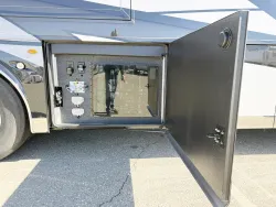 2026 Newmar Essex 4551 | Thumbnail Photo 29 of 33