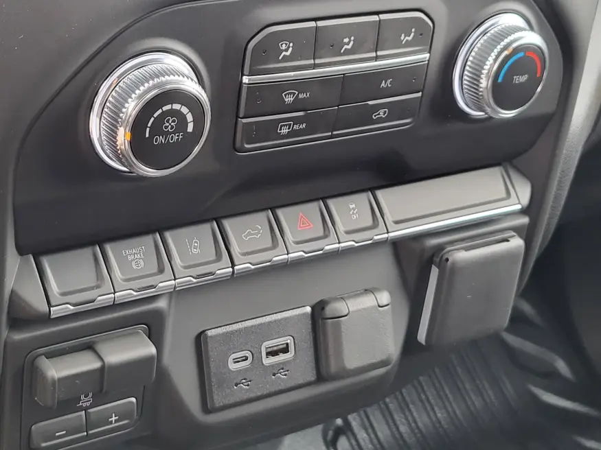 2026 GMC Sierra 2500HD Pro | Photo 16 of 24