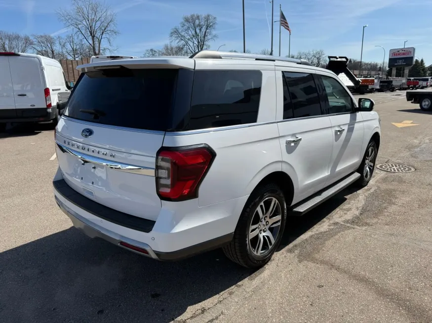 2024 Ford Expedition Limited | Photo 15 of 22