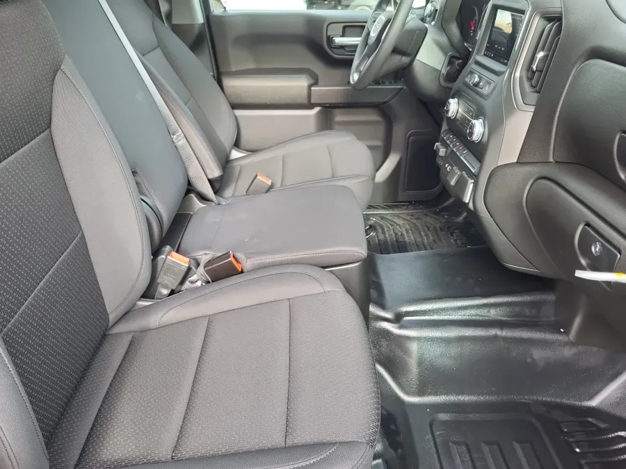 2026 GMC Sierra 1500 Pro | Photo 9 of 23