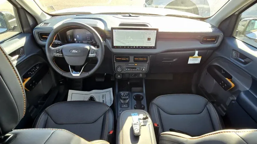 2025 Ford Maverick | Photo 28 of 32