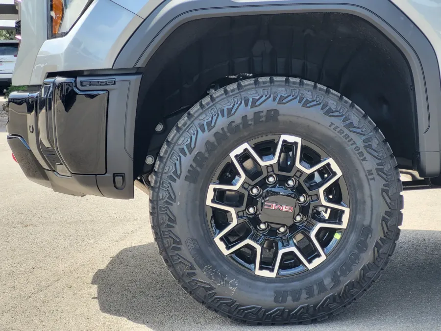 2026 GMC Sierra 2500HD AT4X | Photo 8 of 25