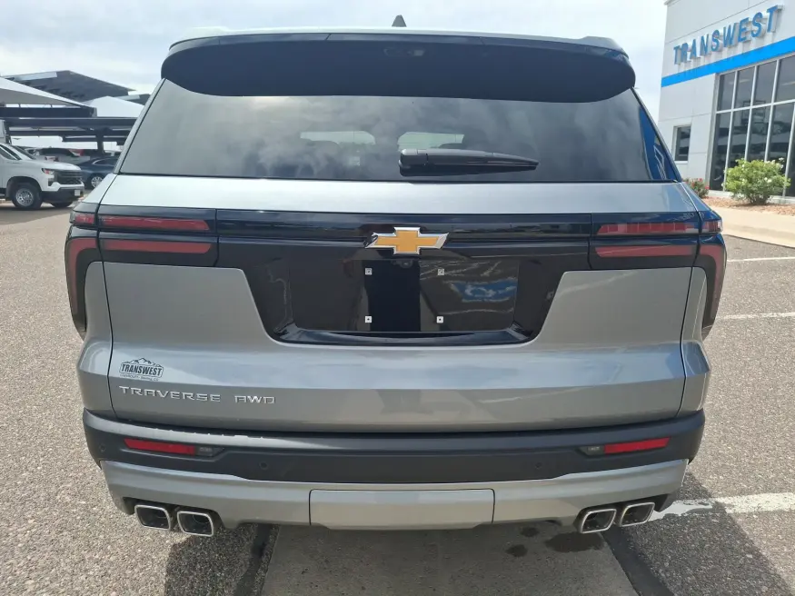 2026 Chevrolet Traverse AWD LT | Photo 3 of 22