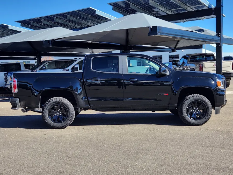 2022 GMC Canyon 4WD AT4 w/Leather | Photo 1 of 31