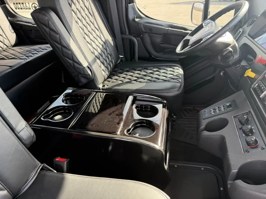 2024 Freightliner M2 112 Laredo | Photo 26 of 30