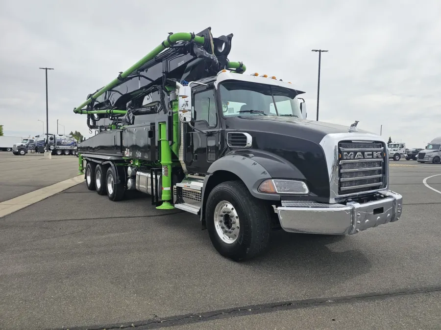 2024 Mack Granite | Photo 3 of 31