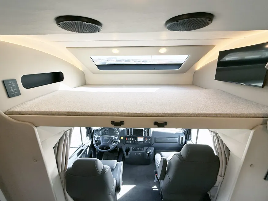 2026 Renegade Verona 36VSB | Photo 7 of 29