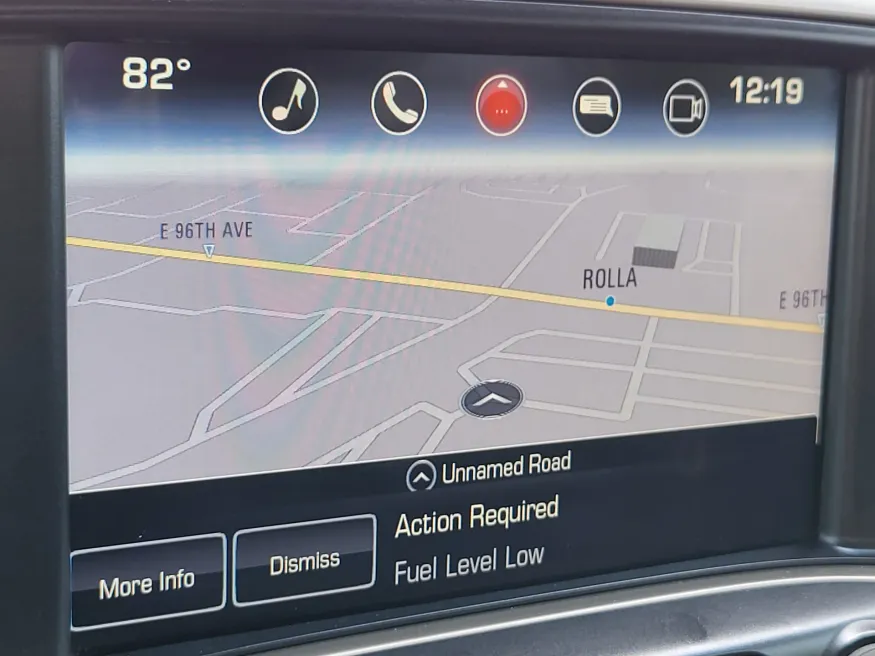 2015 GMC Sierra 2500HD Denali | Photo 14 of 24