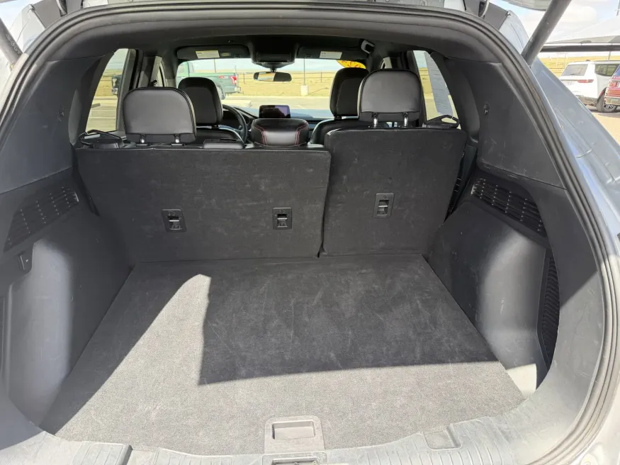 2024 Ford Escape ST-Line | Photo 7 of 24