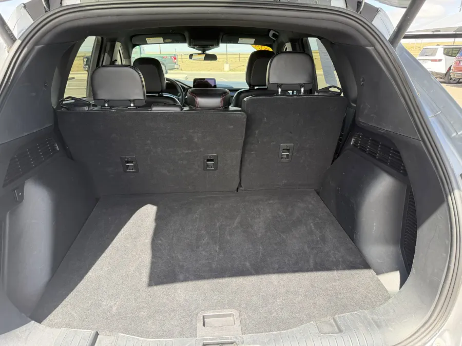 2024 Ford Escape ST-Line | Photo 7 of 24