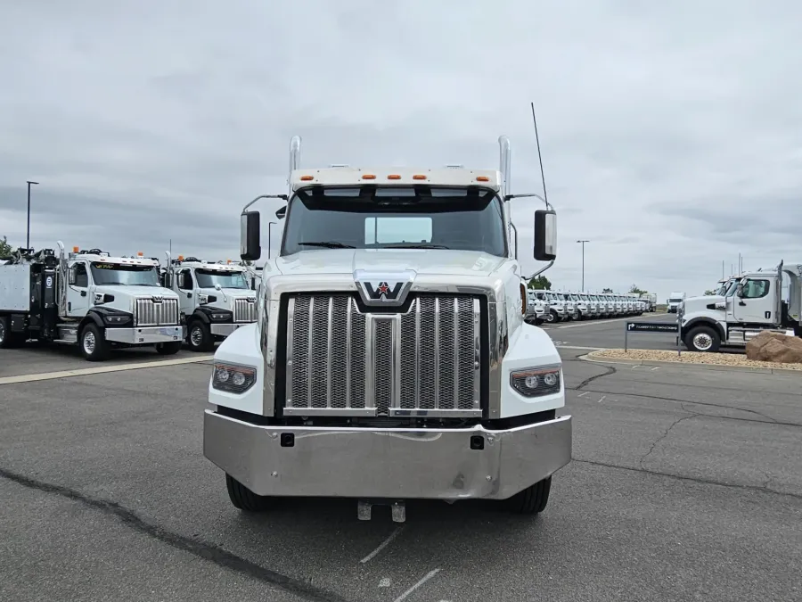 2022 Western Star 49X | Photo 2 of 16