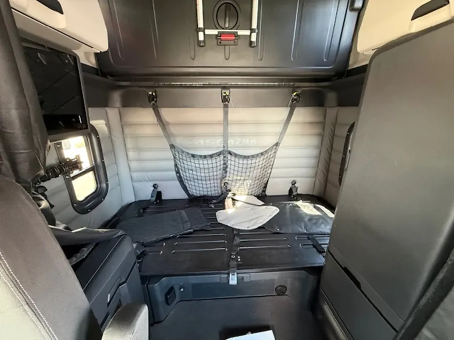 2023 Freightliner Cascadia | Photo 14 of 16