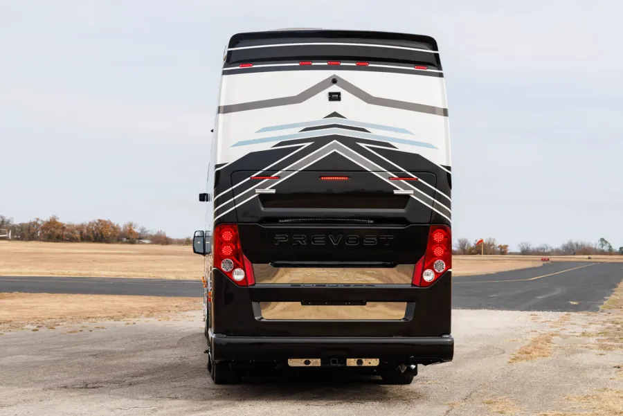 2026 Emerald Luxury Coaches Prevost H3-45 Quad Slide | Photo 22 of 34