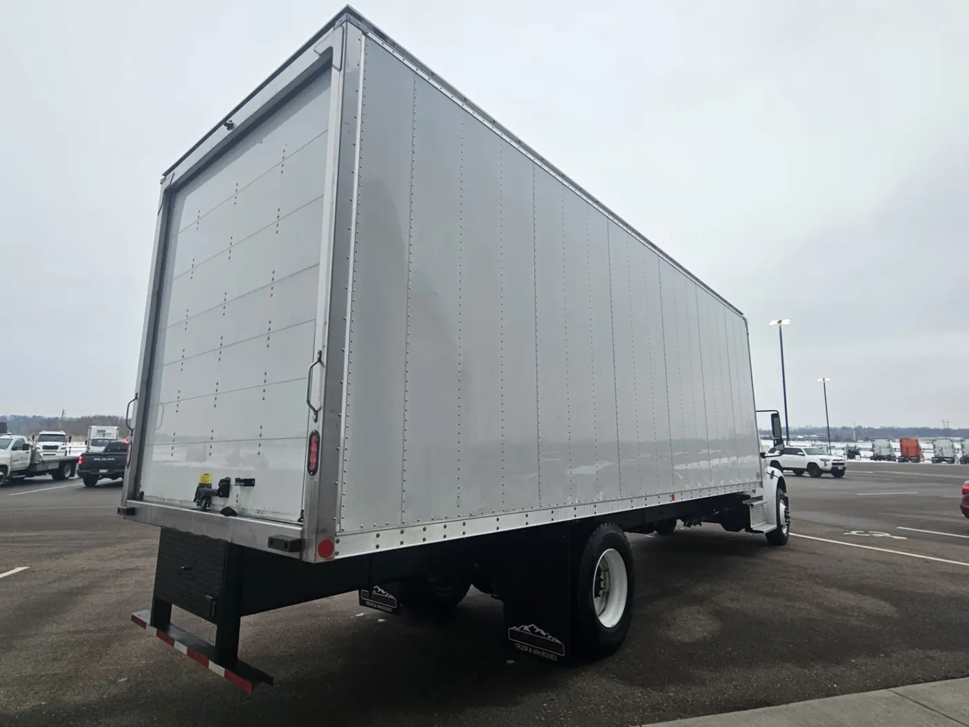 2026 Freightliner M2 106 | Photo 4 of 11