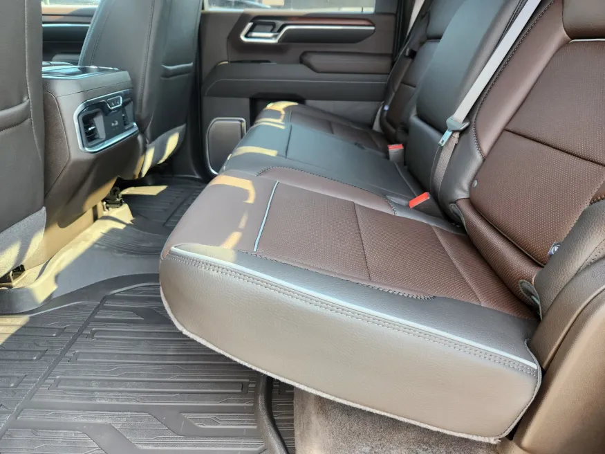 2026 GMC Sierra 2500HD Denali | Photo 11 of 31