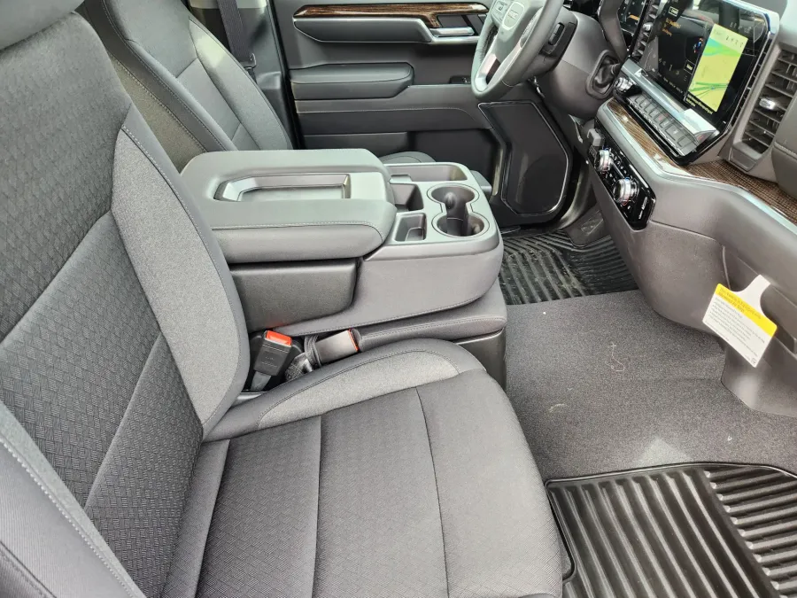 2026 GMC Sierra 1500 Elevation | Photo 9 of 22