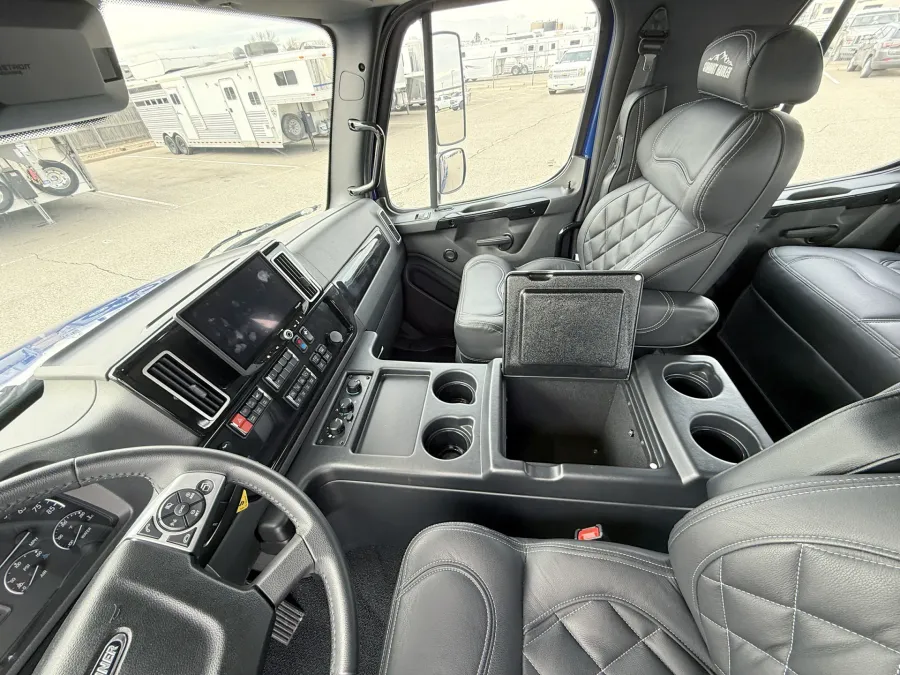 2025 Freightliner M2 106 Plus Summit Hauler | Photo 8 of 24