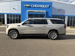 2024 GMC Yukon XL SLT | Thumbnail Photo 1 of 22