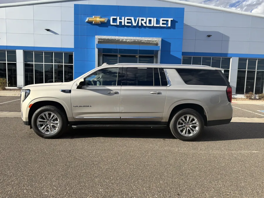 2024 GMC Yukon XL SLT | Photo 1 of 22