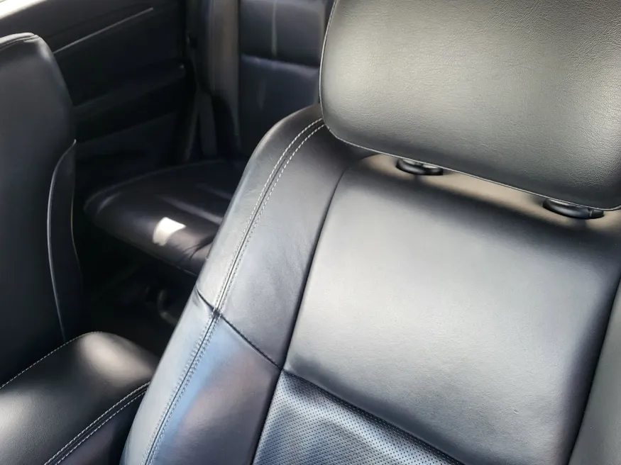 2017 Jeep Grand Cherokee Limited | Photo 12 of 32