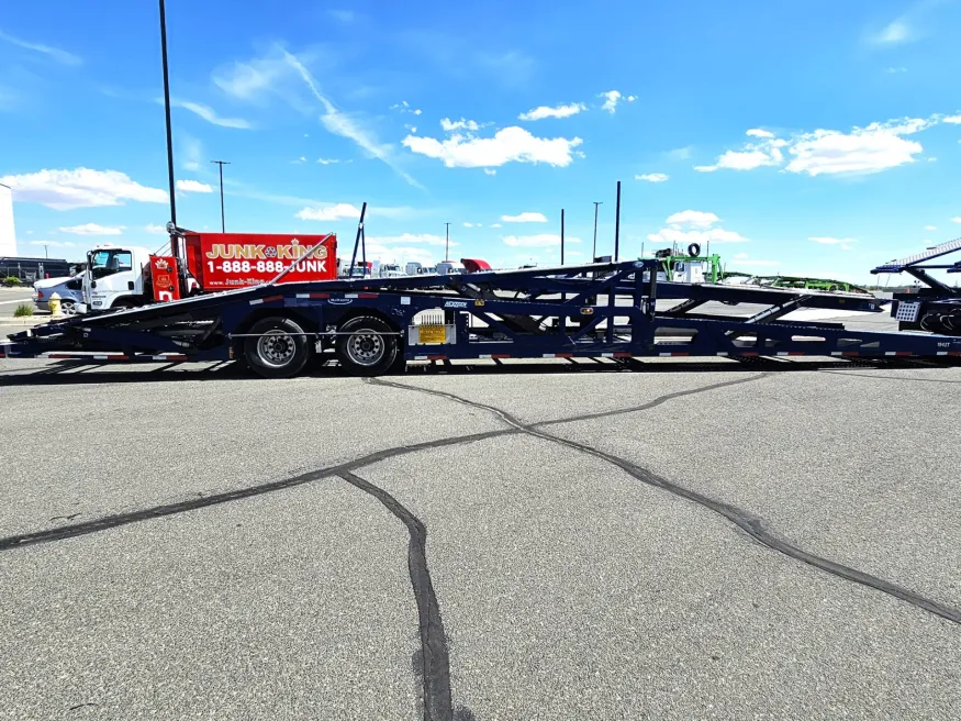 2023 Peterbilt 389 | Photo 9 of 34