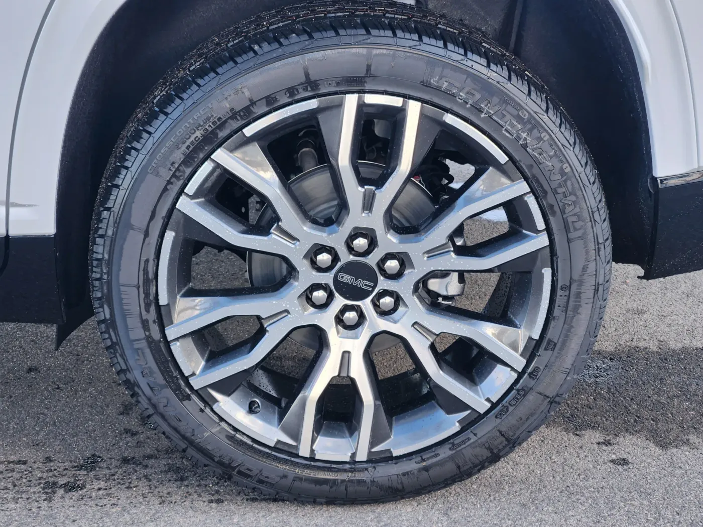 2026 GMC Acadia Denali Ultimate | Photo 5 of 25