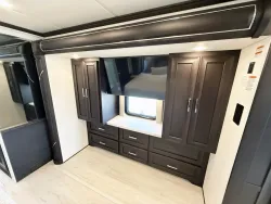 2026 Newmar Supreme Aire 4505 | Thumbnail Photo 16 of 30
