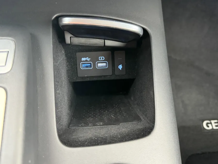 2025 Genesis GV70 2.5T | Photo 15 of 19