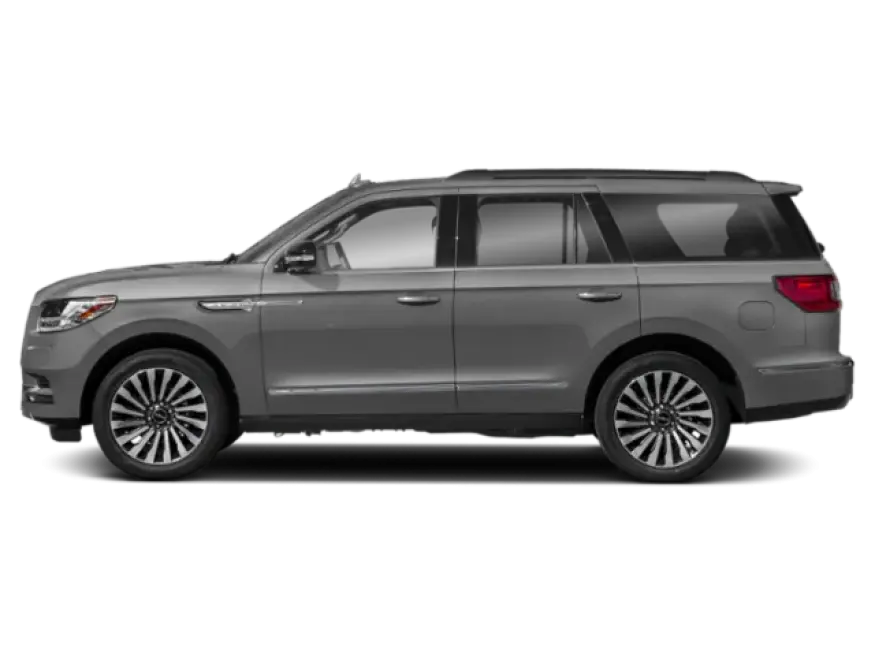 2019 Lincoln Navigator | Photo 2 of 14