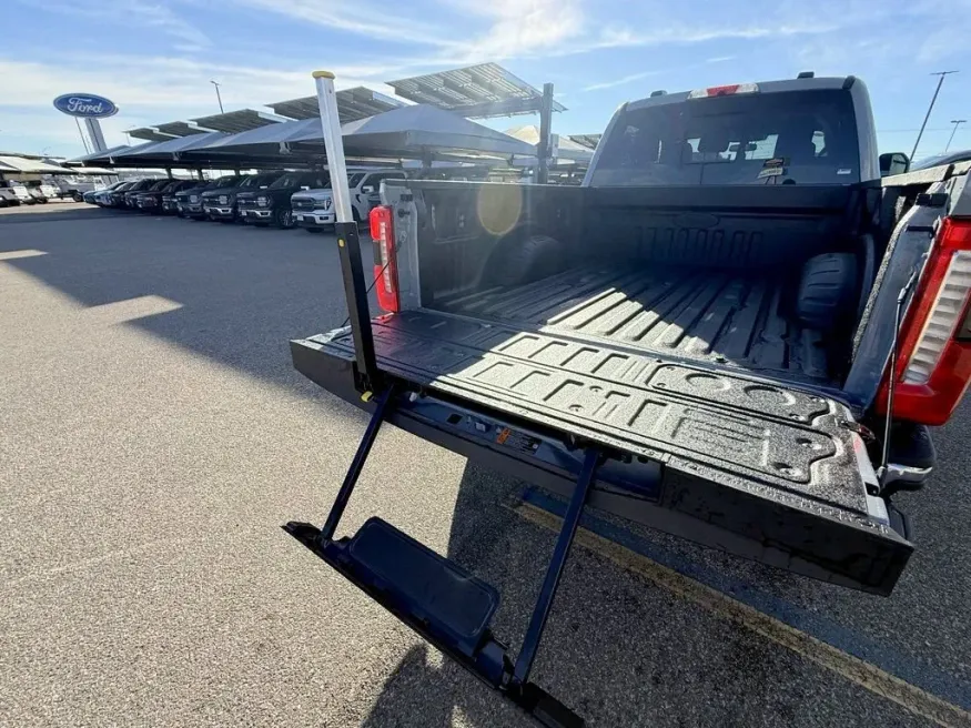 2026 Ford Super Duty F-250 | Photo 9 of 30