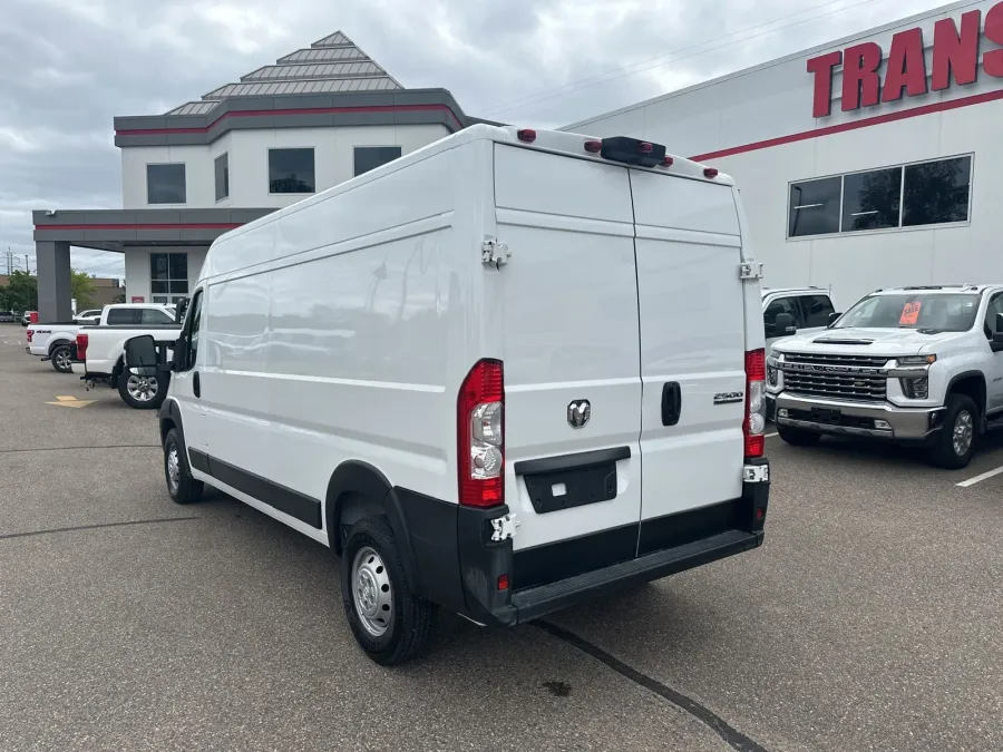 2023 RAM ProMaster 2500 High Roof | Photo 2 of 16