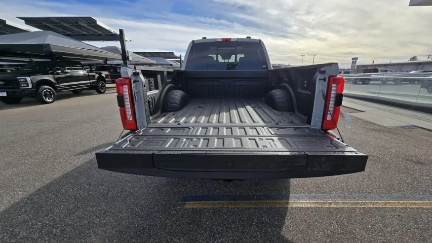 2026 Ford Super Duty F-250 | Photo 13 of 44