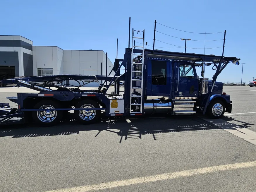 2019 Western Star 4900FA | Photo 5 of 34