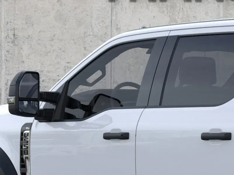 2026 Ford Super Duty F-550 | Photo 20 of 22