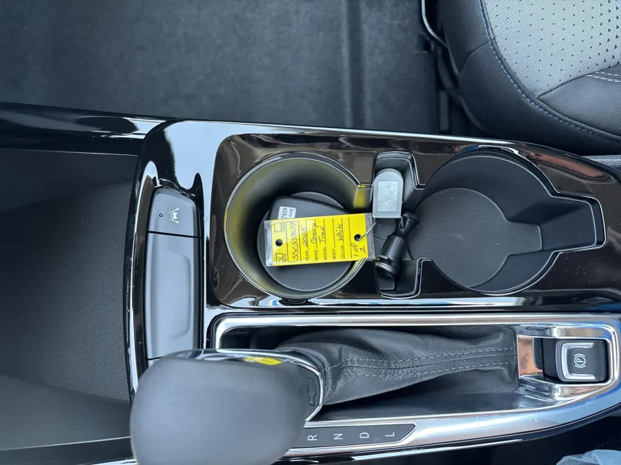 2025 Chevrolet Trax LT | Photo 17 of 20