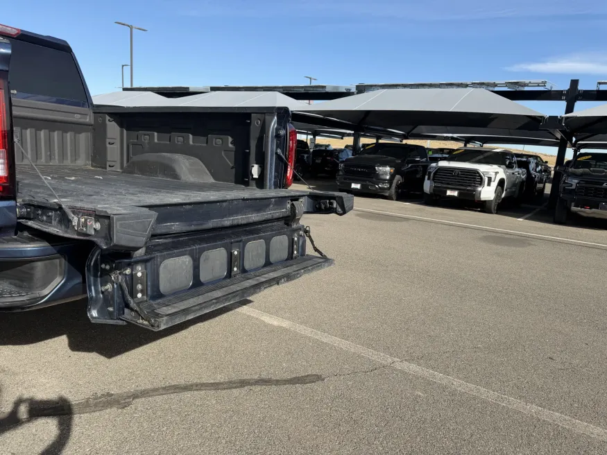 2022 GMC Sierra 2500HD AT4 | Photo 8 of 23