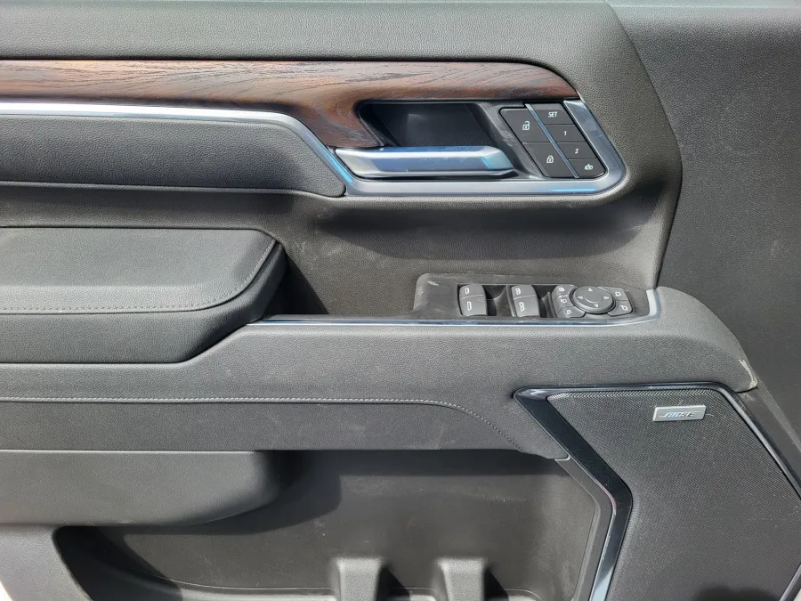 2026 GMC Sierra 3500HD SLT | Photo 18 of 25