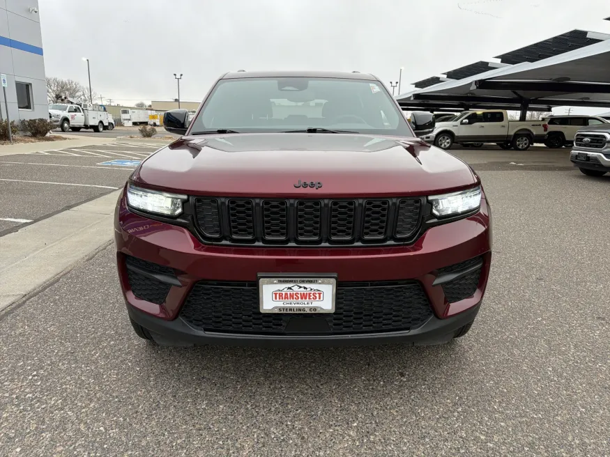 2024 Jeep Grand Cherokee Altitude | Photo 7 of 20