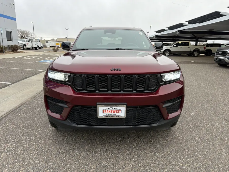 2024 Jeep Grand Cherokee Altitude | Photo 7 of 20