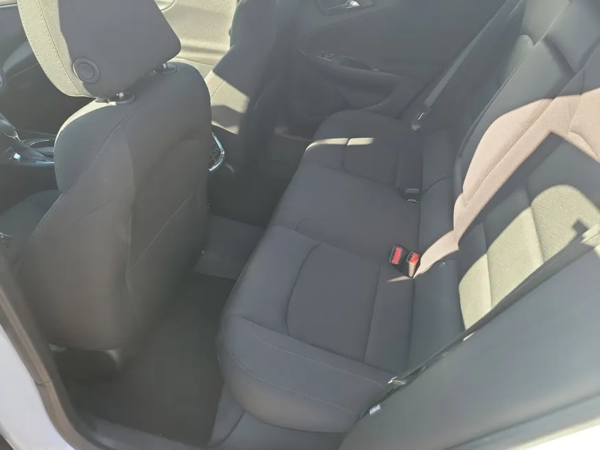 2024 Chevrolet Malibu LT | Photo 9 of 16