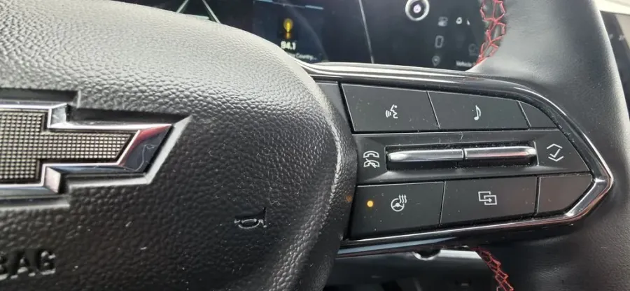 2025 Chevrolet Equinox | Photo 17 of 28