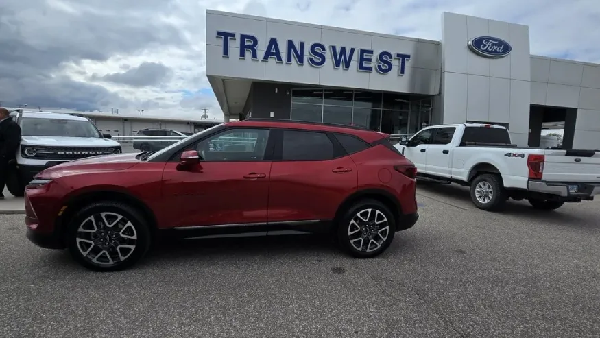 2023 Chevrolet Blazer | Photo 1 of 32