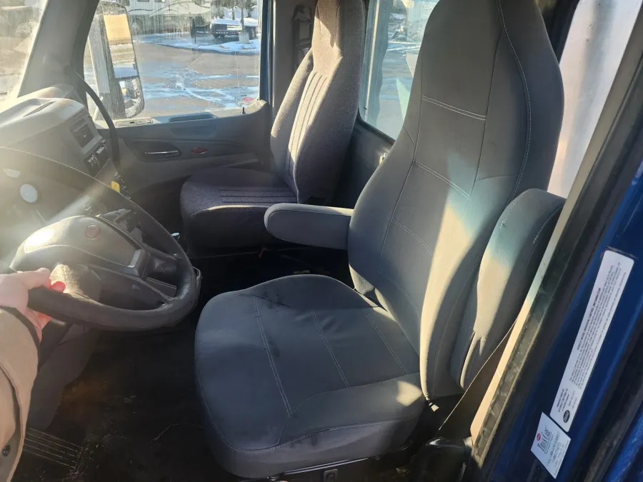 2018 Peterbilt 579 | Photo 10 of 12