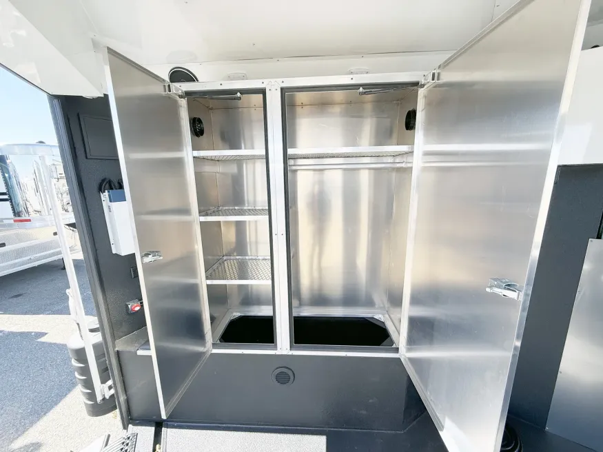 2026 Logan Coach Horse Power | Photo 11 of 20